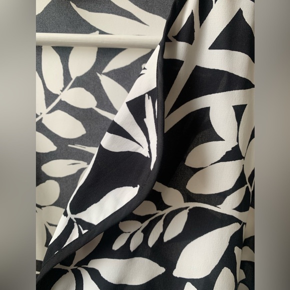 Black and Withe Calvin Klein blouses, like new!! Very pretty. - Picture 5 of 6